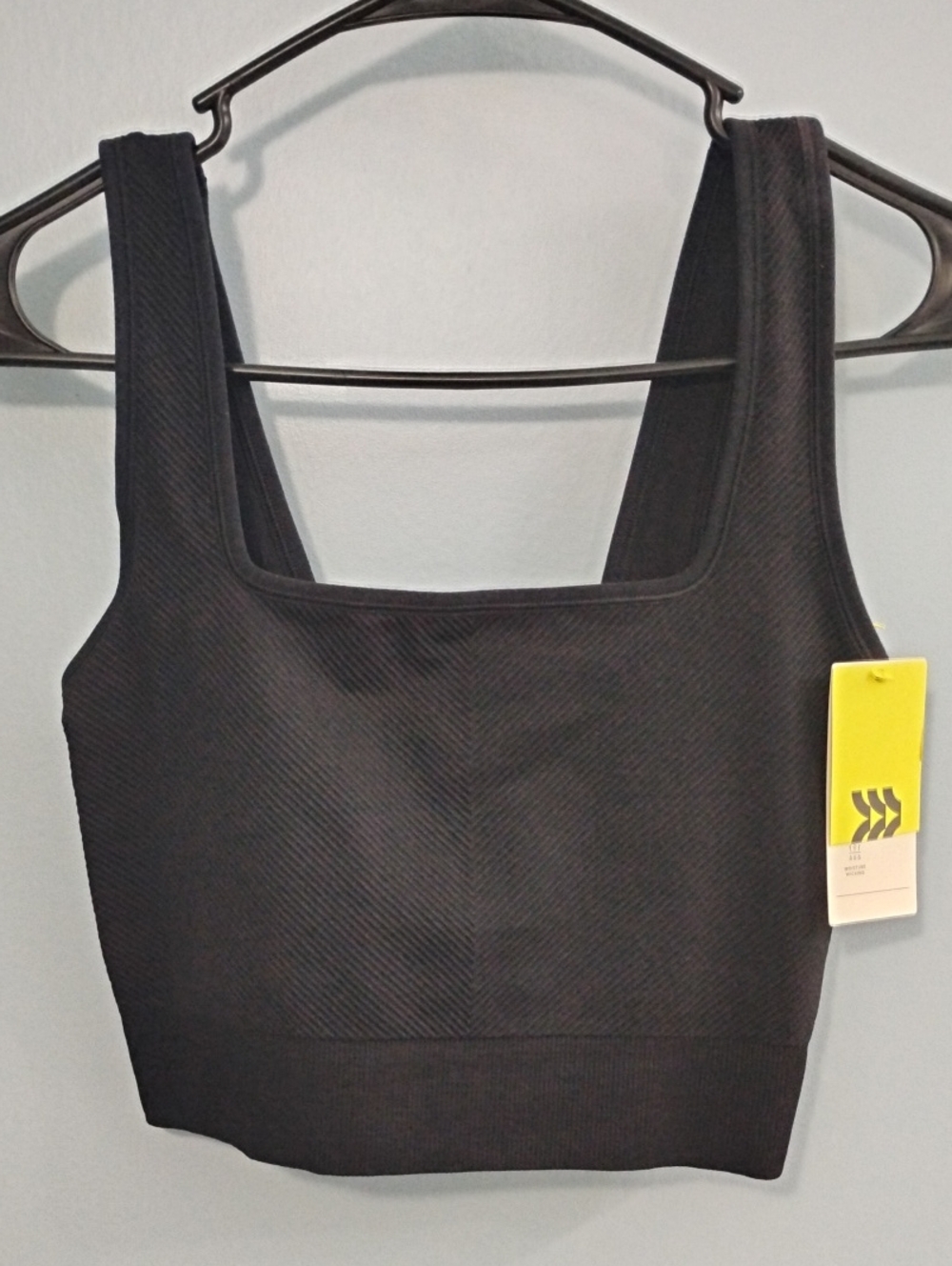NWT All In Motion Seamless Black Sports Bra Crop with Wide Straps Size Small
